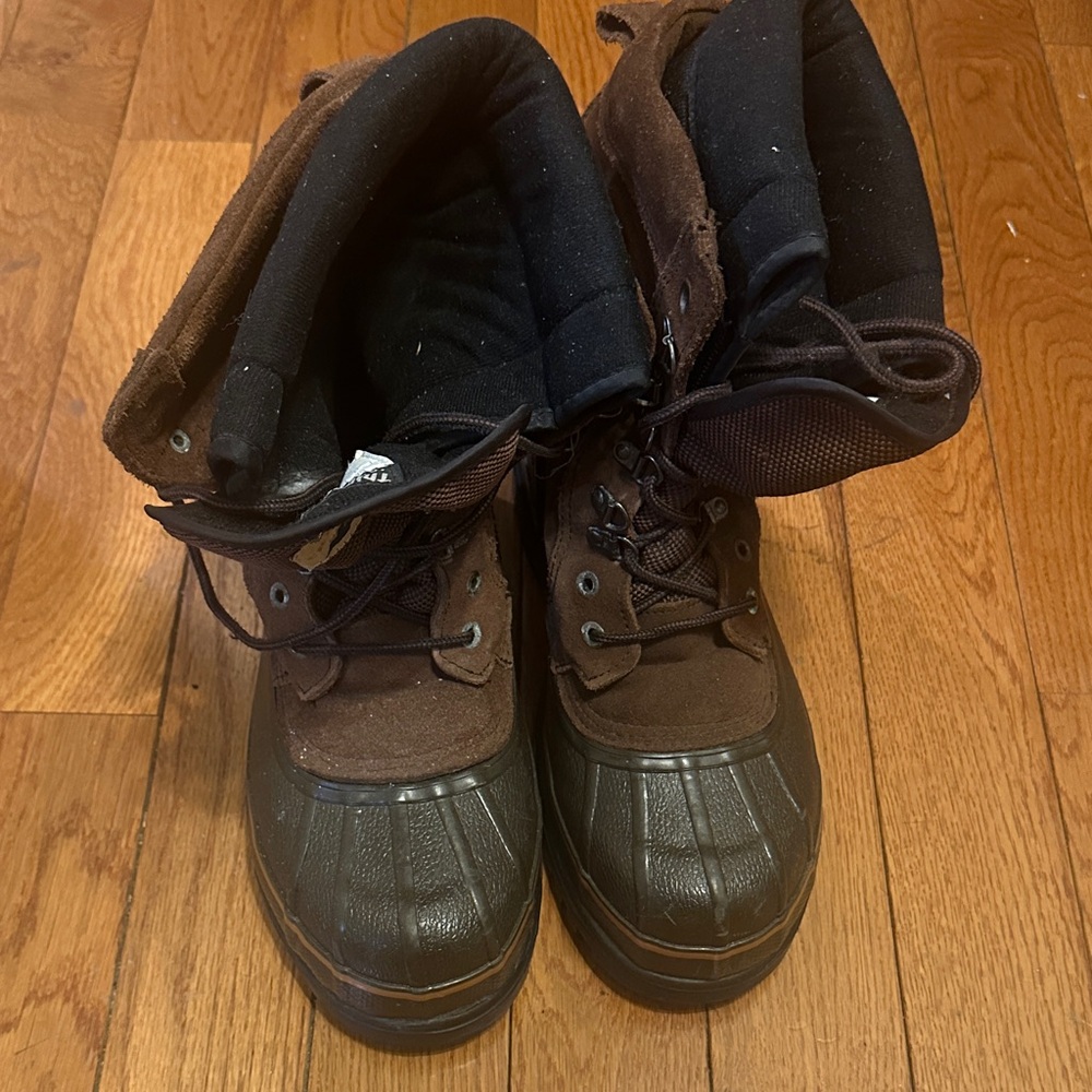 NWOT 3M Thinsulate Black Winter Boots size 11